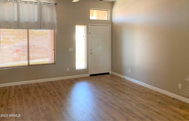 Building Photo - 1273 N Exeter St