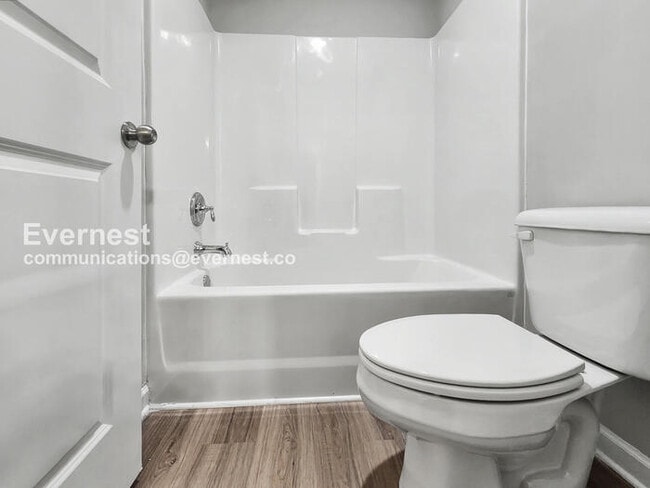 Building Photo - 1519 Persimmon Trce