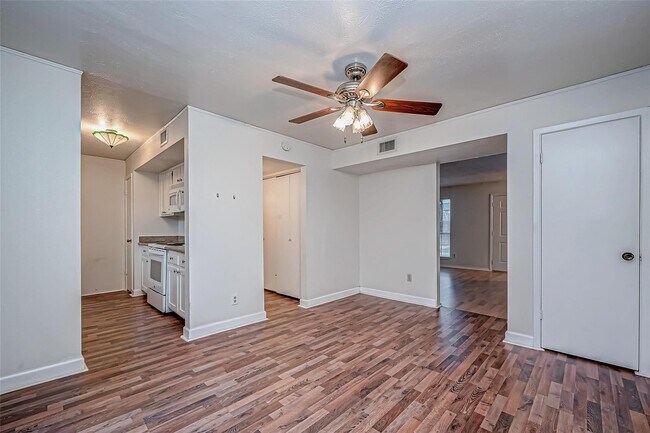 Building Photo - 4212 Belle Park Dr