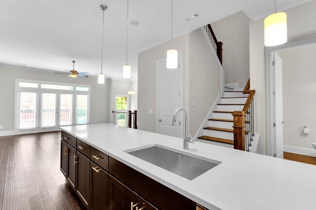 Building Photo - Stunning Executive Townhome in Gated Brook...