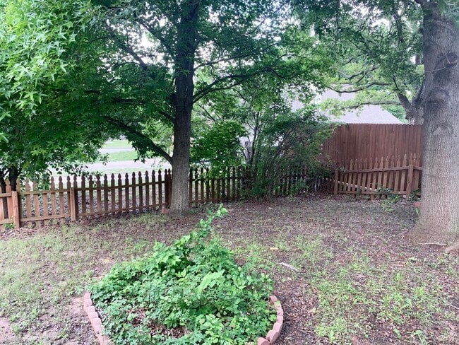 Building Photo - 1632 Whiterock Dr