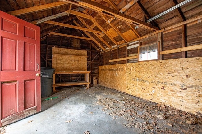 Building Photo - Cute 1 Bedroom / 1 Bath Home with Fenced i...
