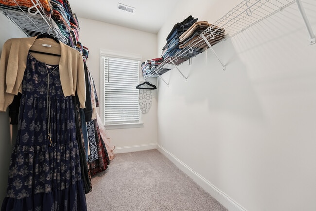 Building Photo - 200 Cloud Berry Ln