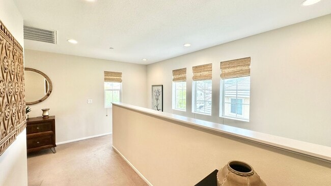 Building Photo - Beautiful "Model" Home in the Horse Creek ...