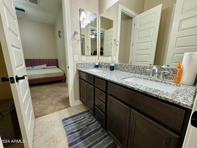 Building Photo - 3453 E Aloe Dr