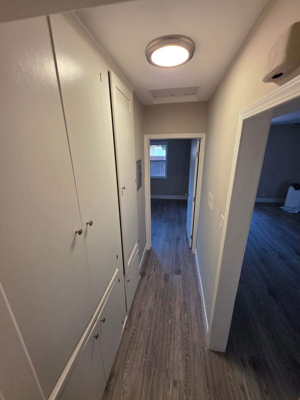 Building Photo - 13002 Burbank Blvd