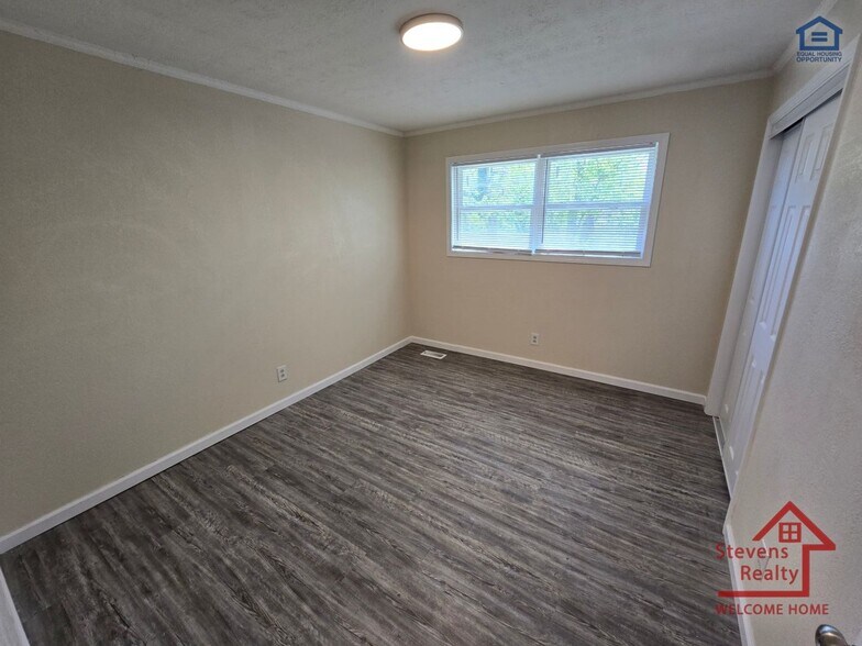 Building Photo - 311 Choate Cemetery Rd