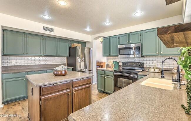 Building Photo - Single Family Home For Rent