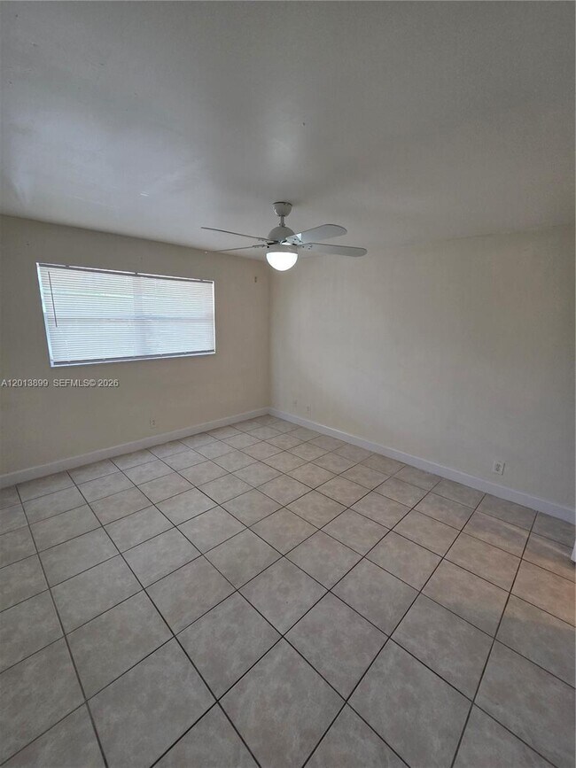 Building Photo - 8051 S Colony Cir
