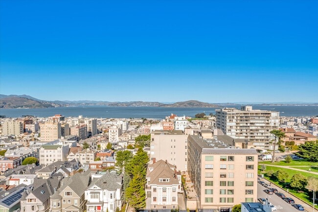 Building Photo - 2200 Sacramento St