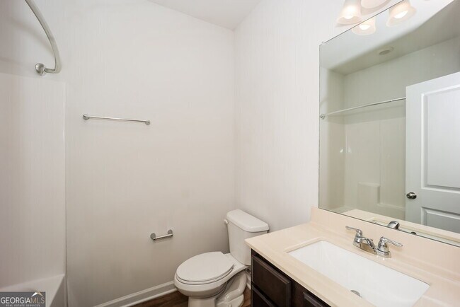 Building Photo - 440 Culloden Moor Dr