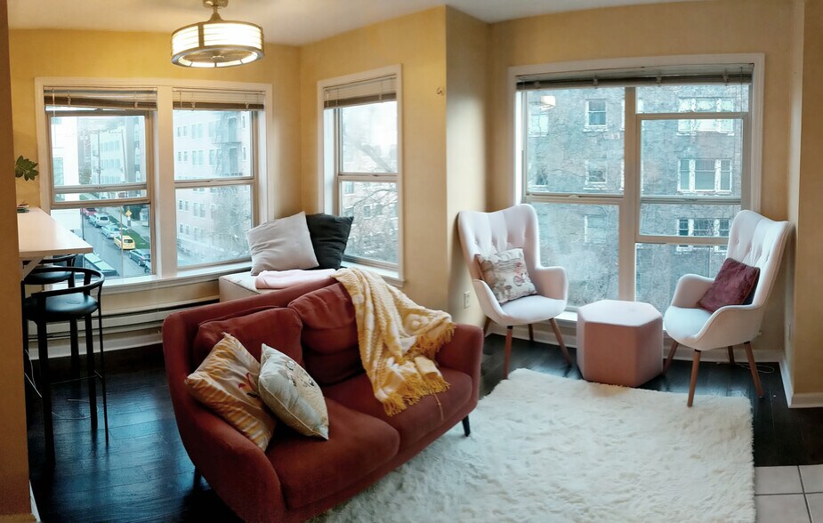 Furnishing ideas! - 506 E Howell St