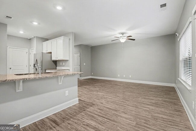 Building Photo - 7051 Fringe Flower Dr