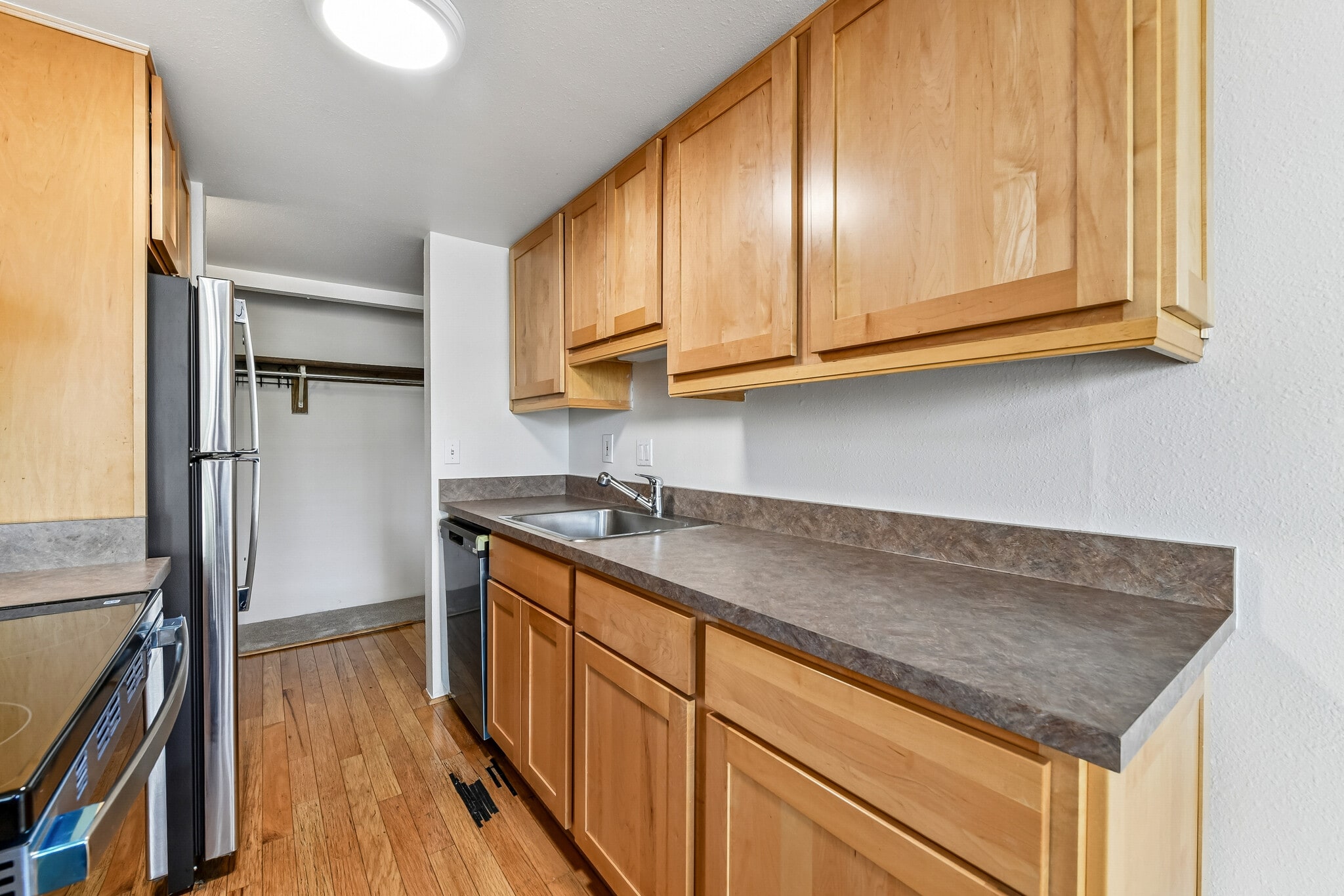 Building Photo - 805 29th St