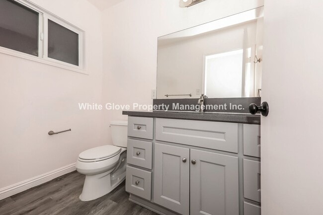 Building Photo - Charming Riverside 3 Bedroom Home with Spa...