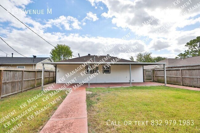 Building Photo - 913 Avenue M