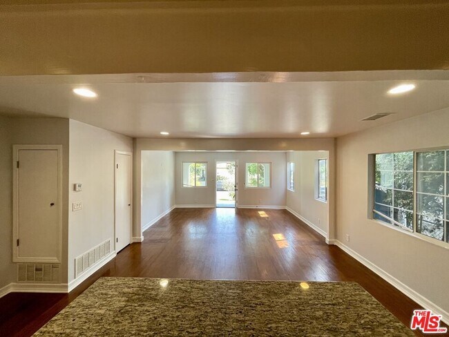 Building Photo - 5017 Edgewood Pl