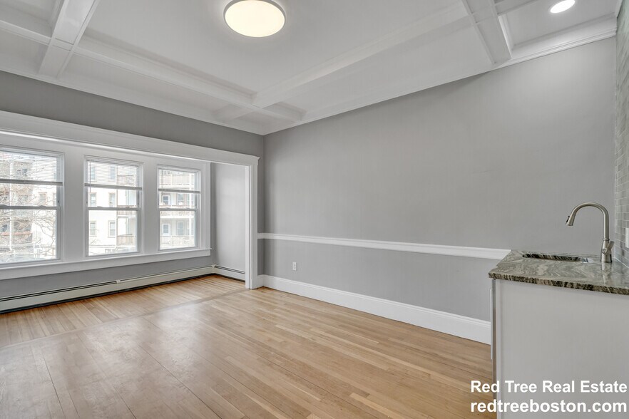 Building Photo - 142 Sutherland Rd