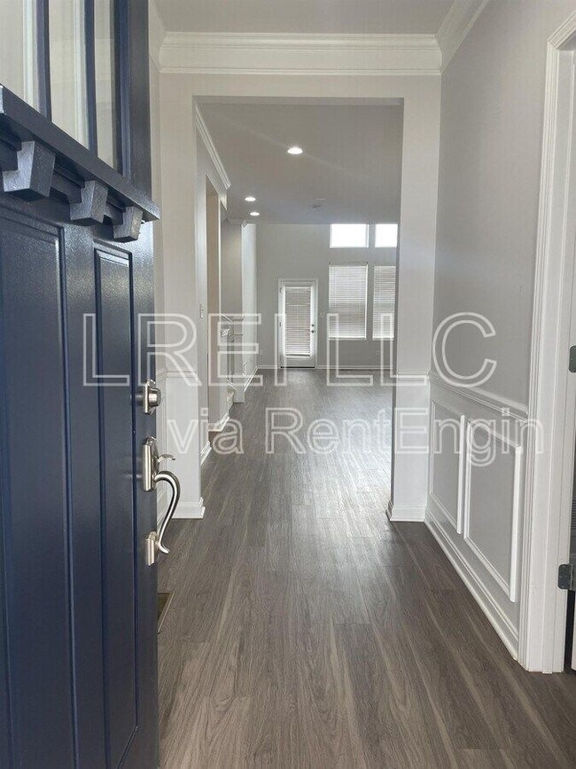 Building Photo - 9211 Tamarack Grove Ln