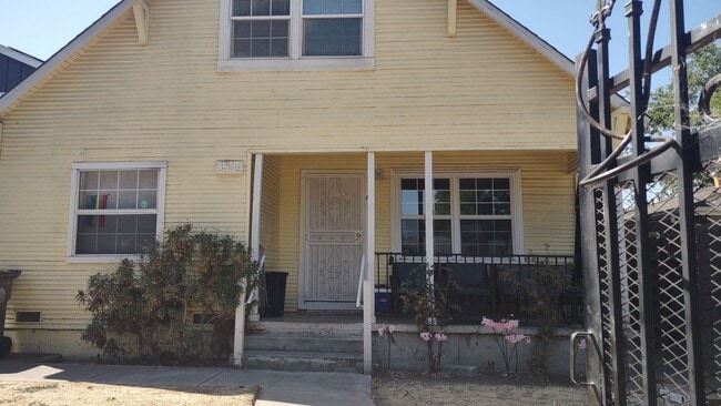 Primary Photo - 3534 20th Ave