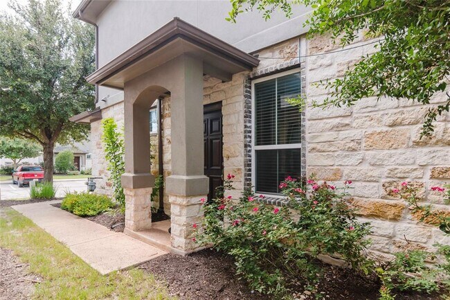 Building Photo - 13400 Briarwick Dr