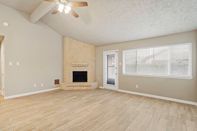 Building Photo - 2502 Planters Row