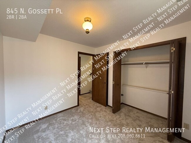 Building Photo - 845 N Gossett Pl