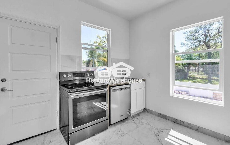 Building Photo - 528 Wideview Ave