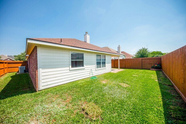 Building Photo - 19247 Dillsbury Ct