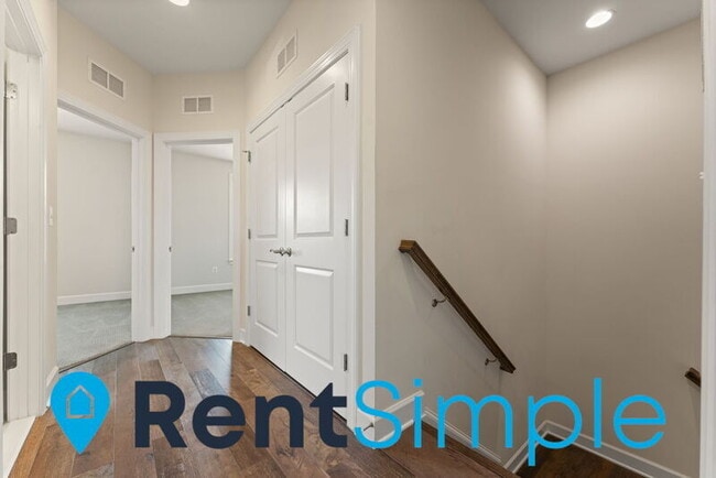 Building Photo - 10520 Ratcliffe Trl