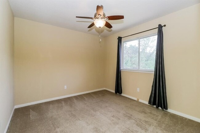 Building Photo - 6308 Clairmont Dr