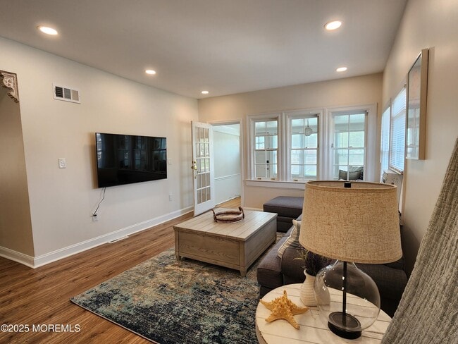 Building Photo - 6 Avenel Blvd