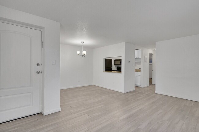 Building Photo - $1,375.00  - 2 Bedrooms, 1 Bathroom, Condo in Denver with Cozy Carpet!