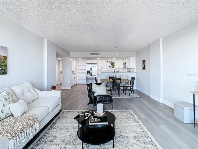 Building Photo - 400 Island Way