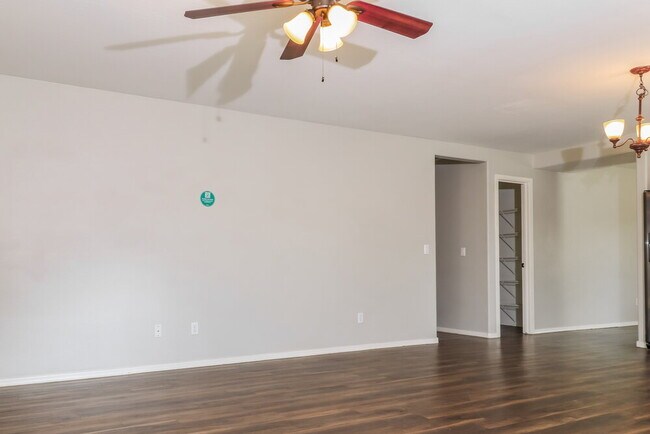 Building Photo - 12426 W Soledad St