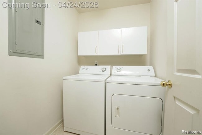 Building Photo - 4341 Deeside Dr