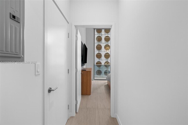 Building Photo - 77 SE 5th St