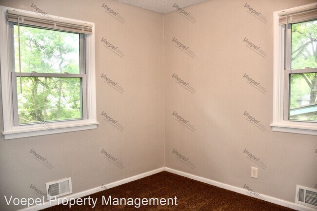 Building Photo - 3 br, 2 bath House - 3107 N.E. 67th St.
