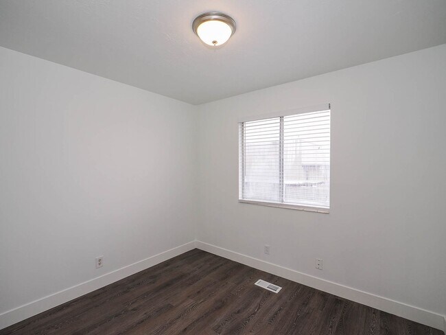 Building Photo - 1559 W 3395 S