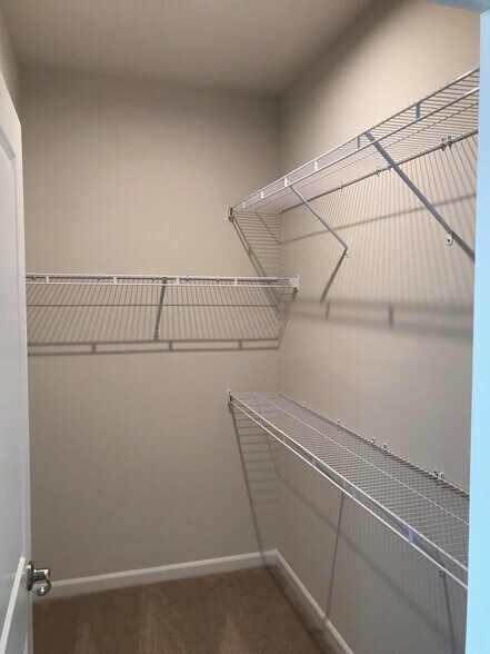 Building Photo - 1123 Kentlands Dr