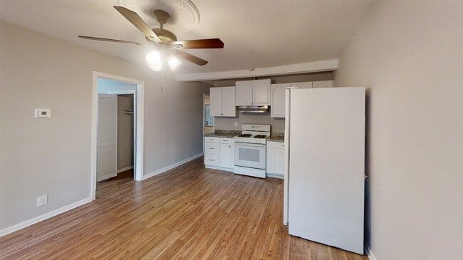 Primary Photo - 11314 Courtshire Rd