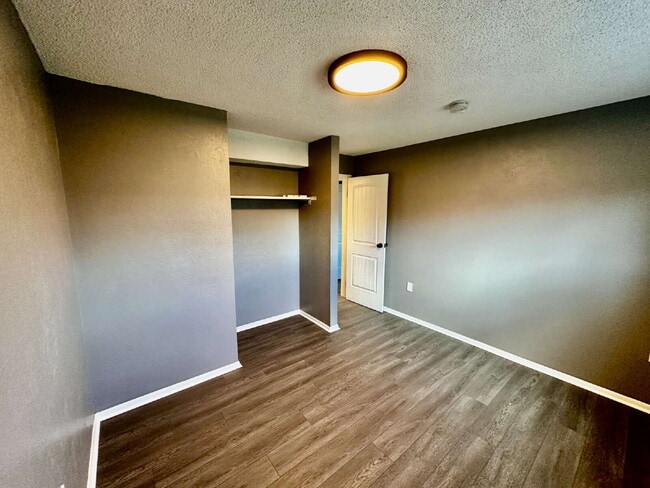 Building Photo - "Charming 2-Bed Condo in Golden, CO - Cozy Living!"