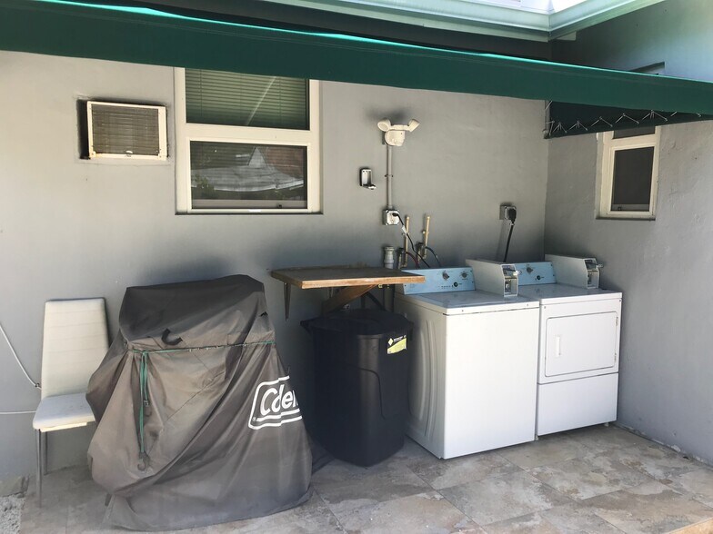 Building Photo - 338 NW 96th St