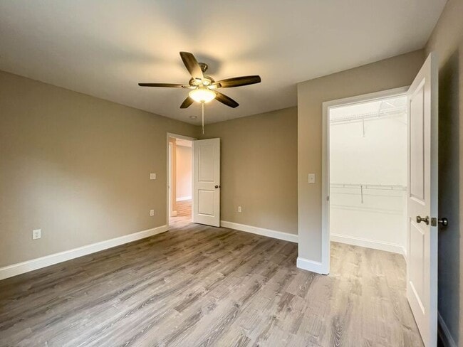 Building Photo - 5 Lofty Vw