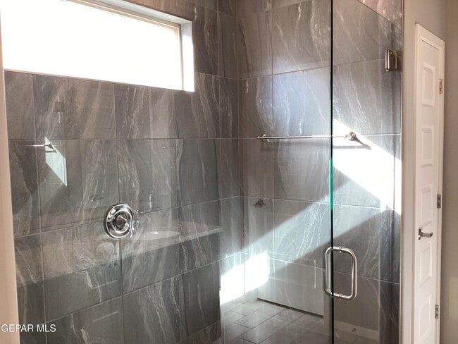 Building Photo - 116 Sarah Trl