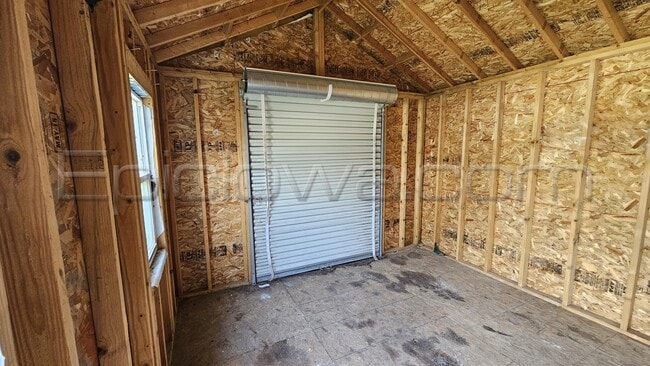 Building Photo - 130 Outlook Dr SW