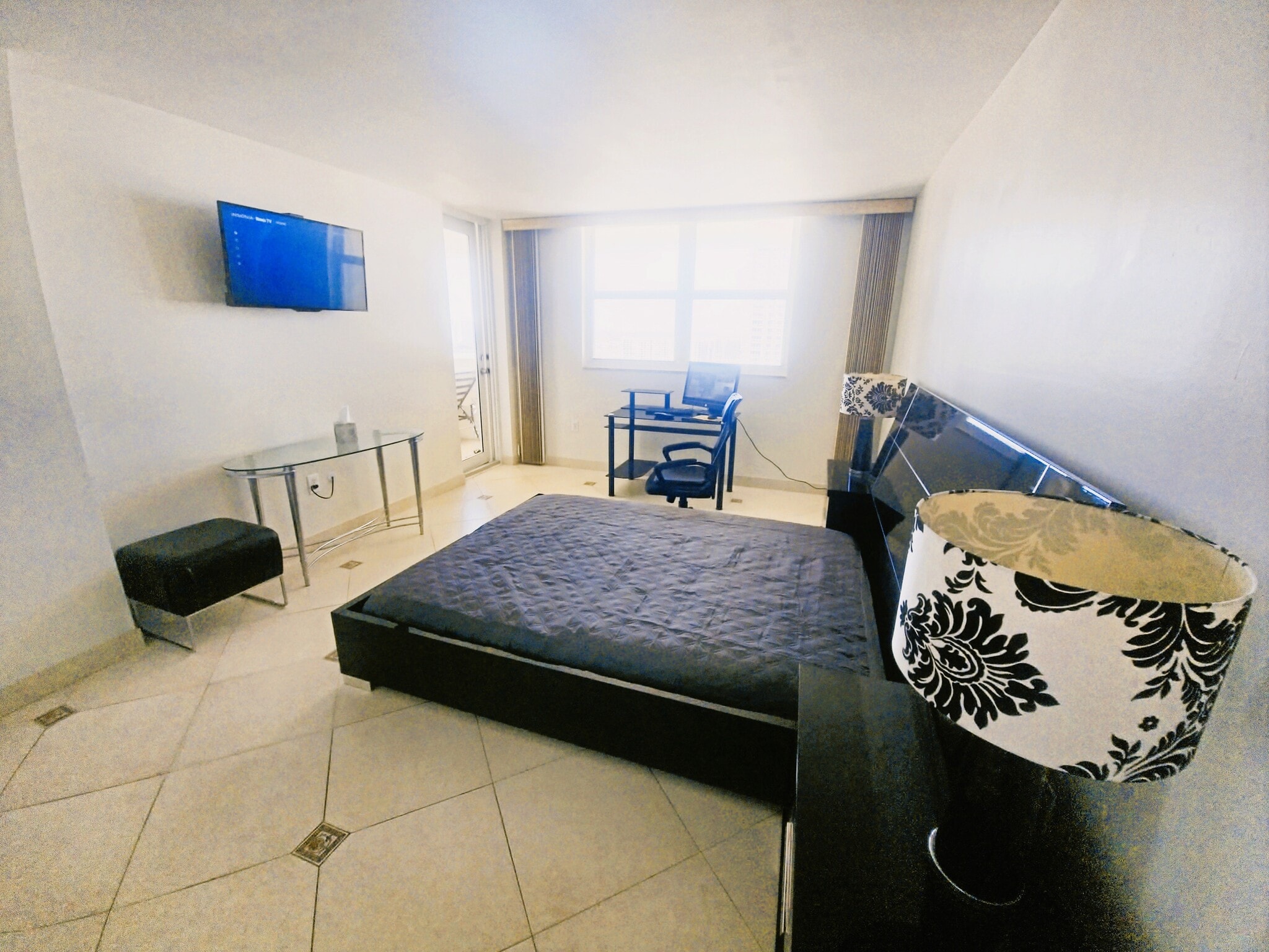 Building Photo - 1833 S Ocean Dr