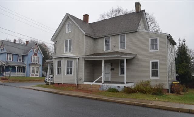 Building Photo - 100 NE 4th St