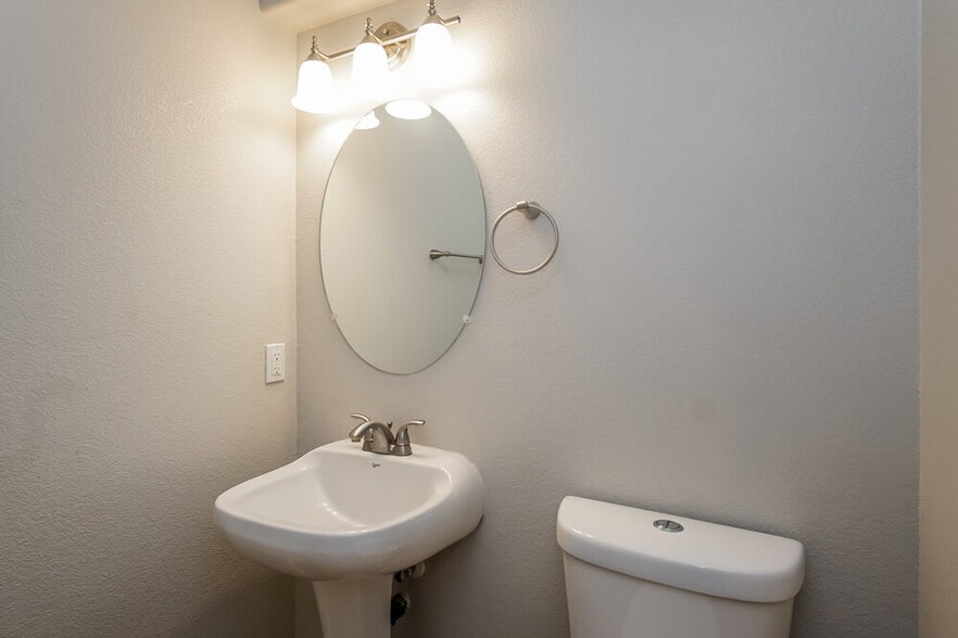 Building Photo - 1136 Lilac Charm Ave