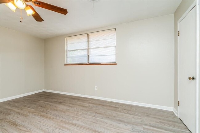 Building Photo - 9712 Mahler Pl